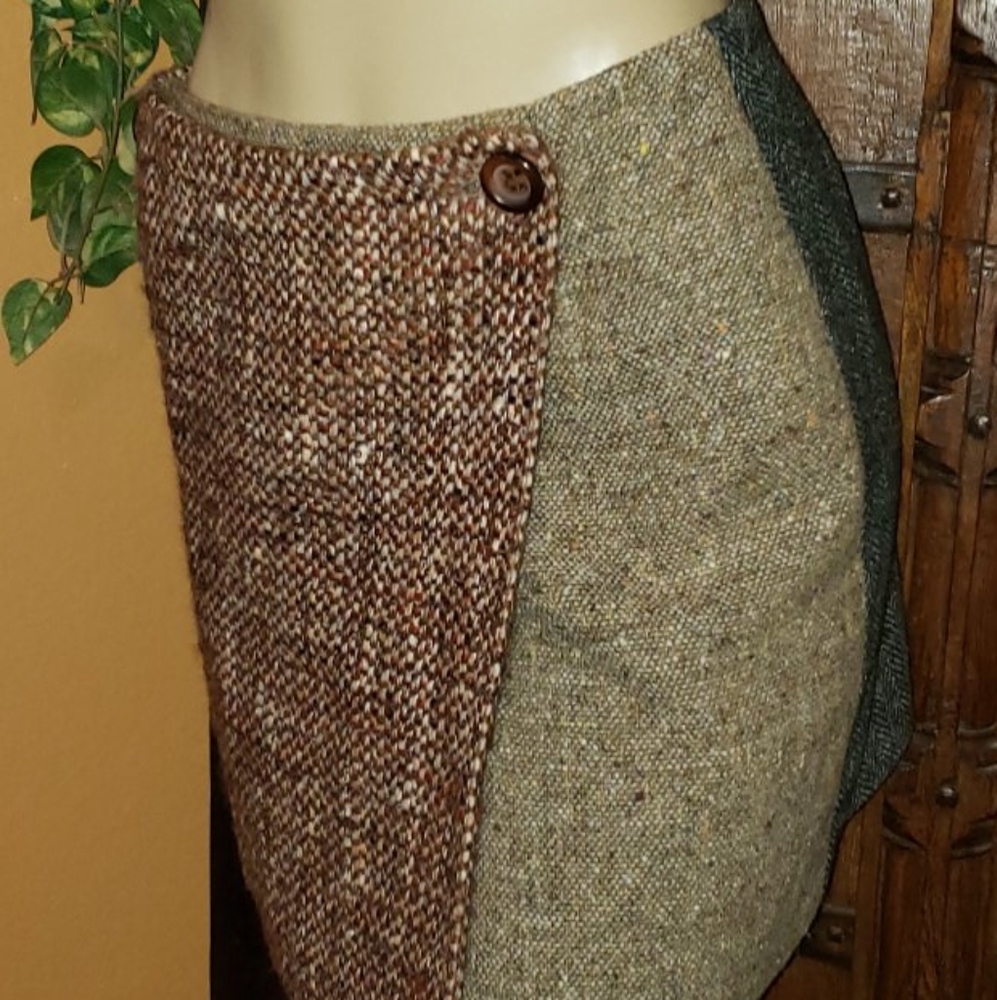 SOLD D&G MINI WINTER SKIRT Wool silk blend wrap 42
